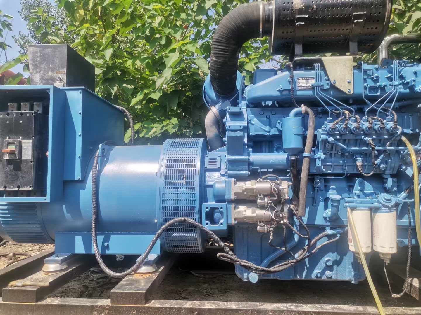 红山街道详细说明降低 800kW 柴油发电机输出电流波动的方法